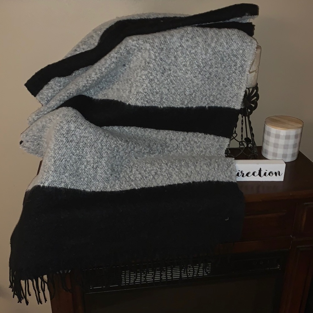 Aeropostale Wide with Navy and Grey Wide Stripe w Fringe edge Scarf /Wrap EUC